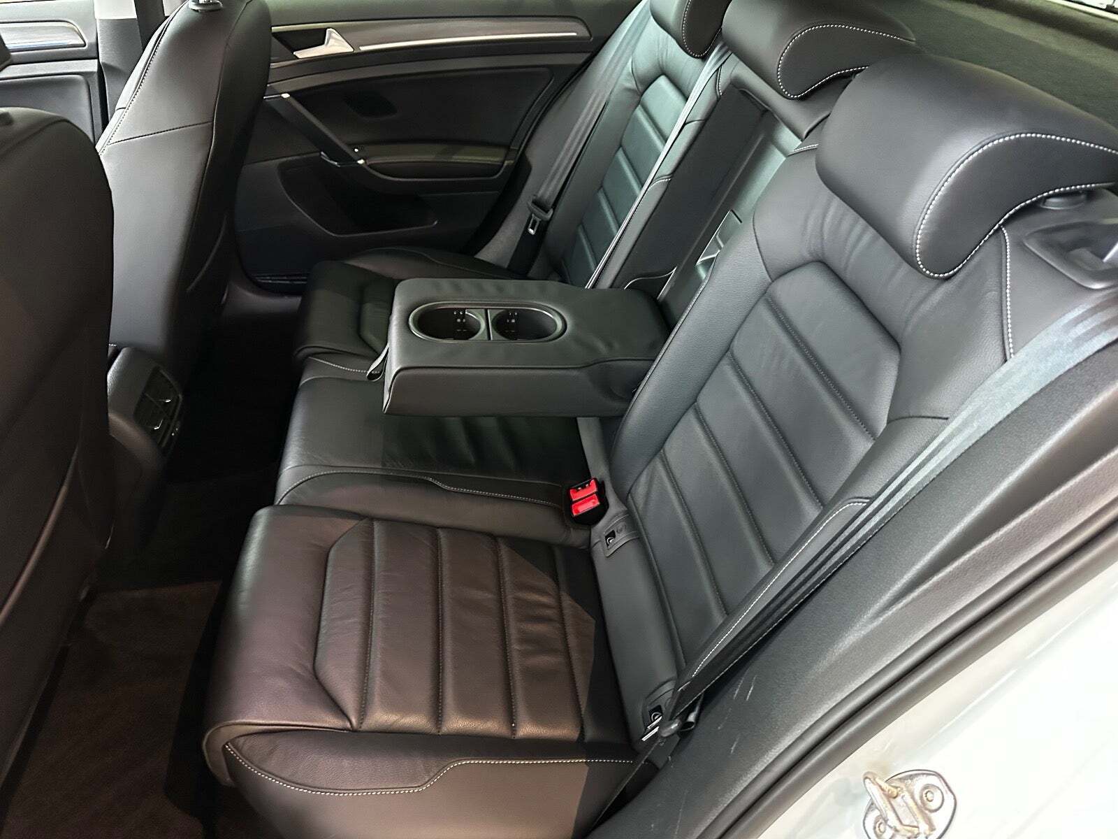 Hvid VW e-Golf VII fra 2019