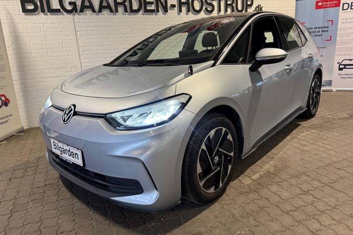 Sølv VW ID.3 fra 2023 set udefra