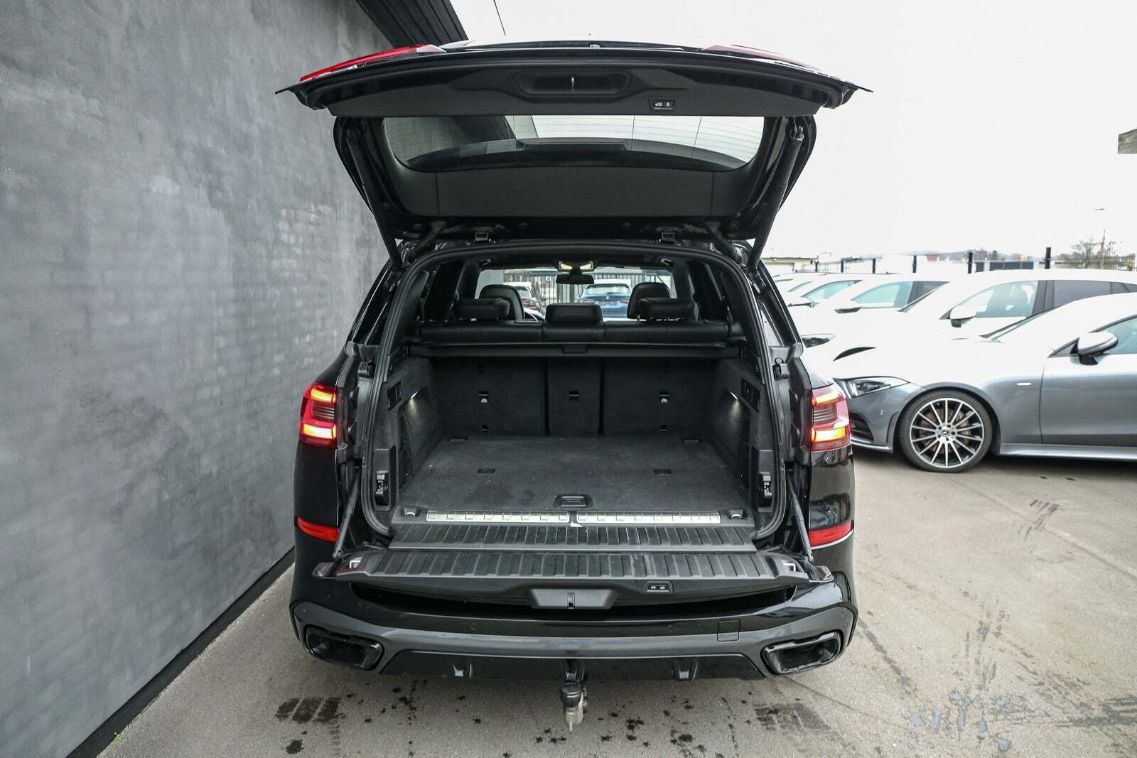 Sort BMW X5 fra 2020