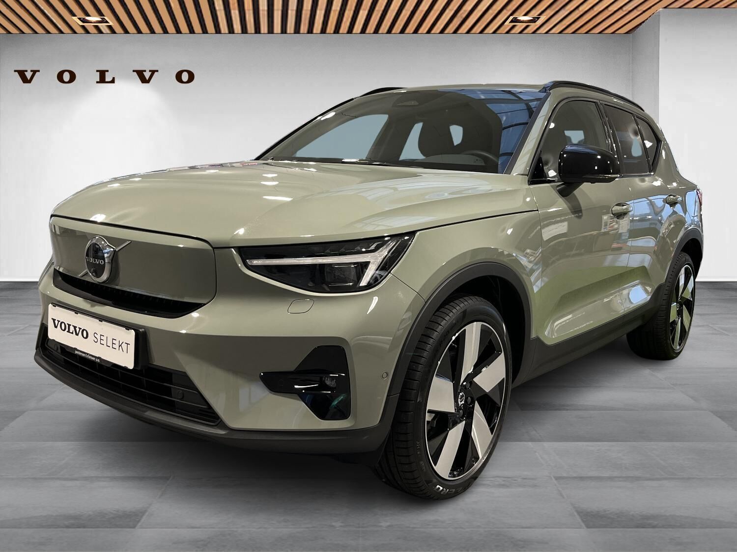 Volvo EX40 Single Motor Extended Range Plus 252HK 5d Aut.