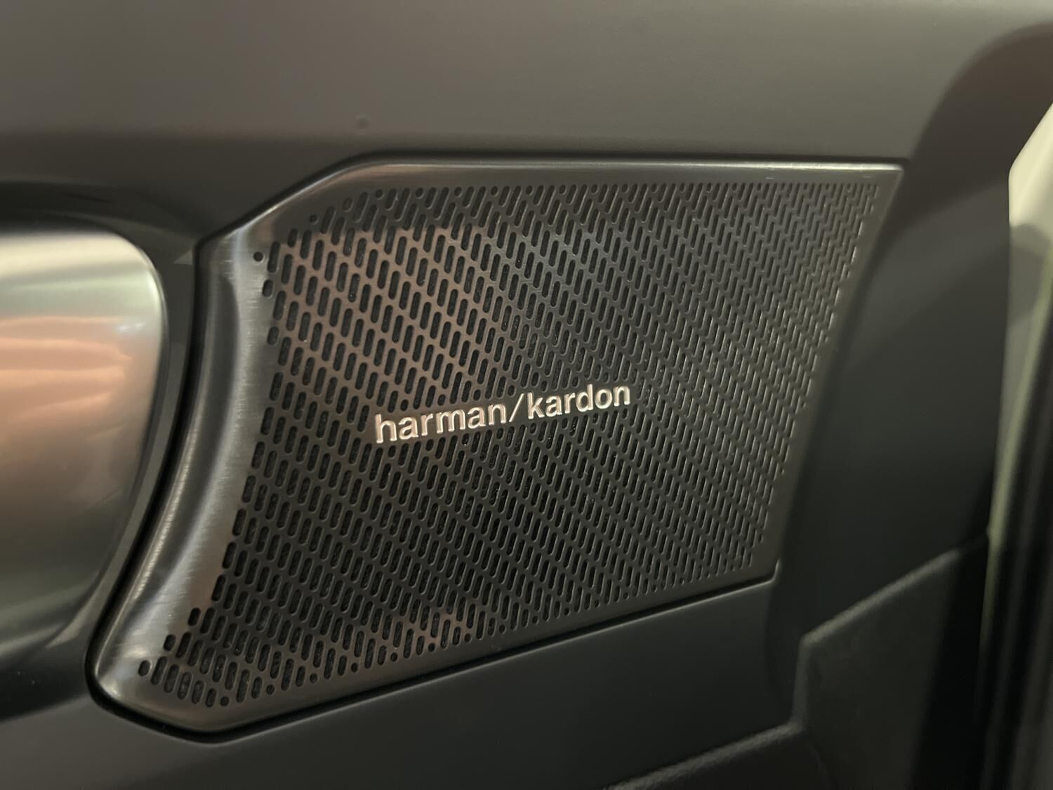 Grøn Volvo EX40 fra 2025