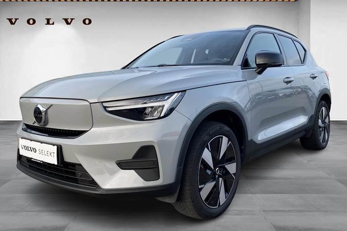 Grå Volvo EX40 fra 2024 set udefra