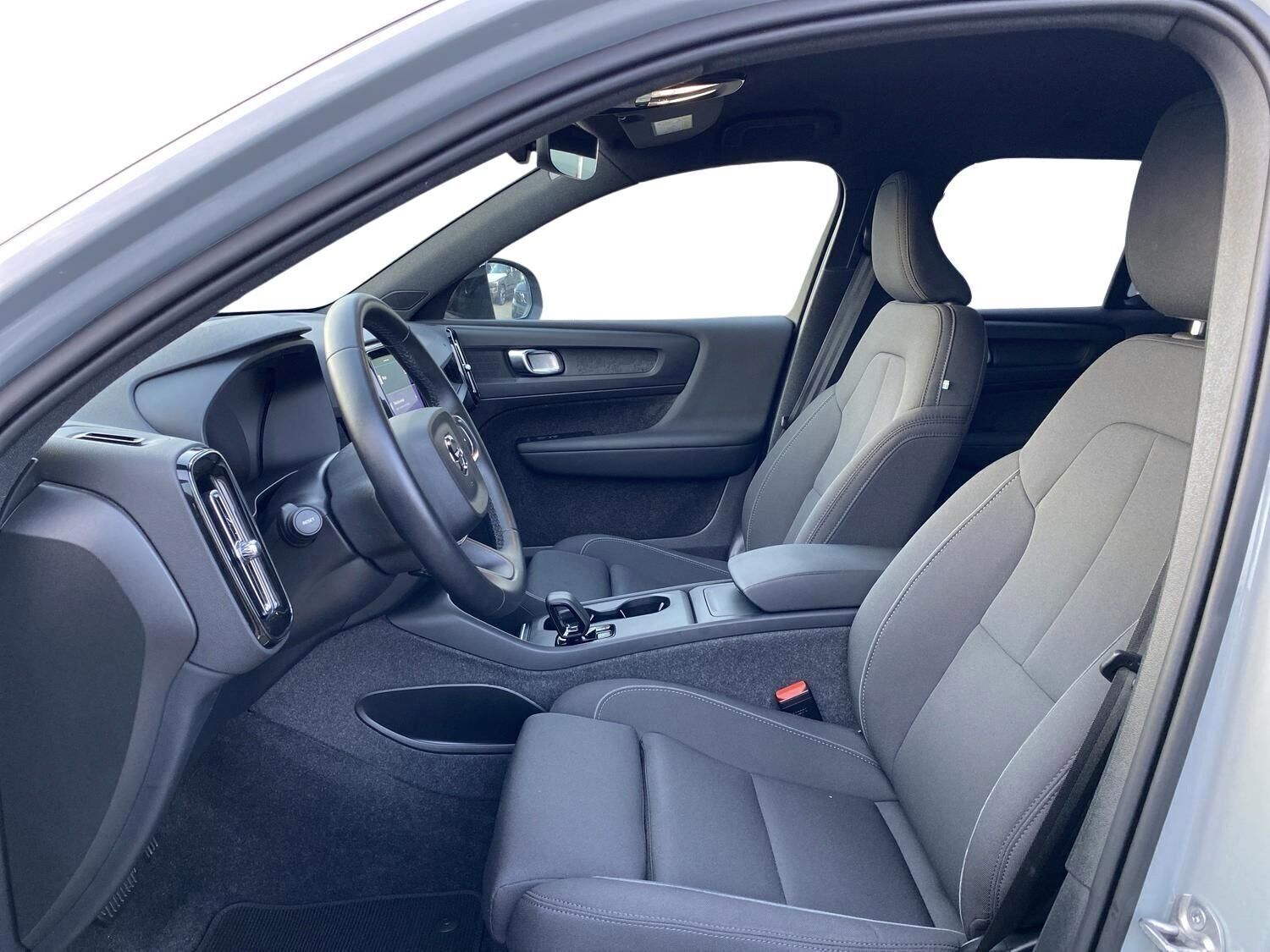 Grå Volvo EX40 fra 2024