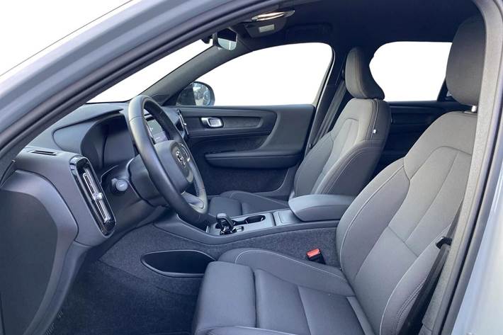 Grå Volvo EX40 fra 2024