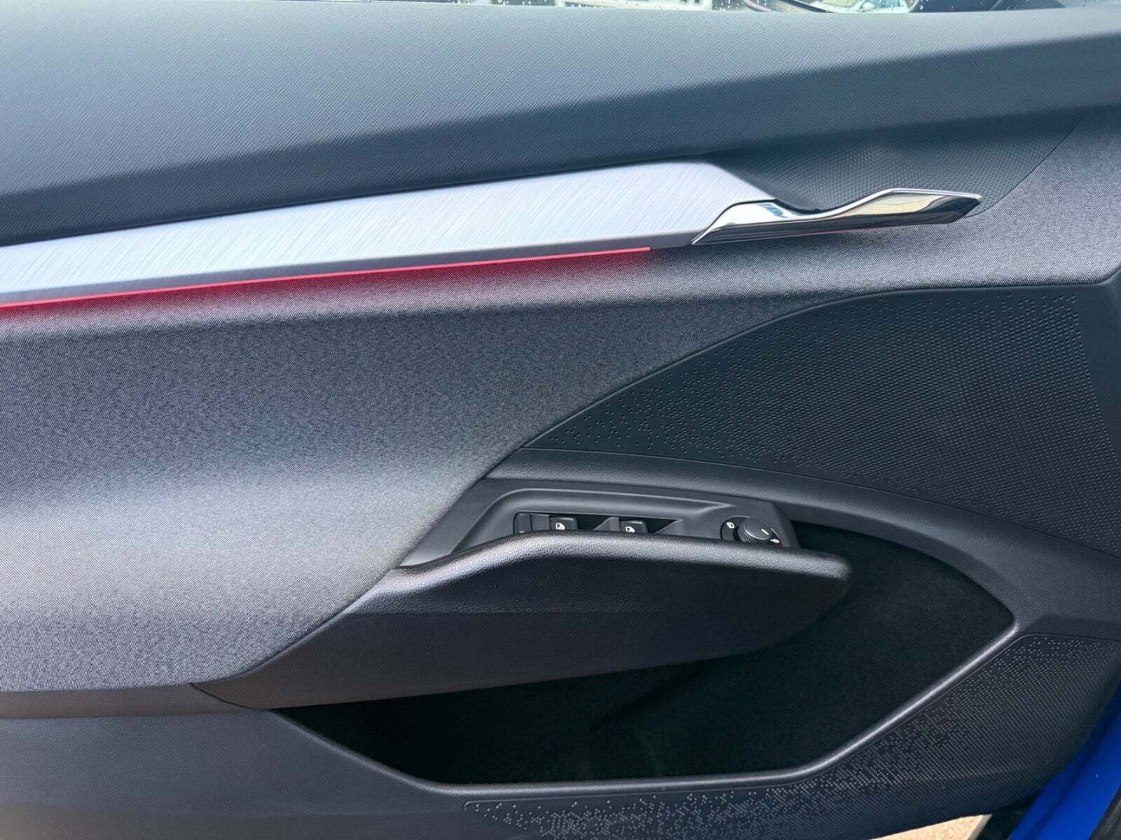 Blå Skoda Enyaq fra 2022