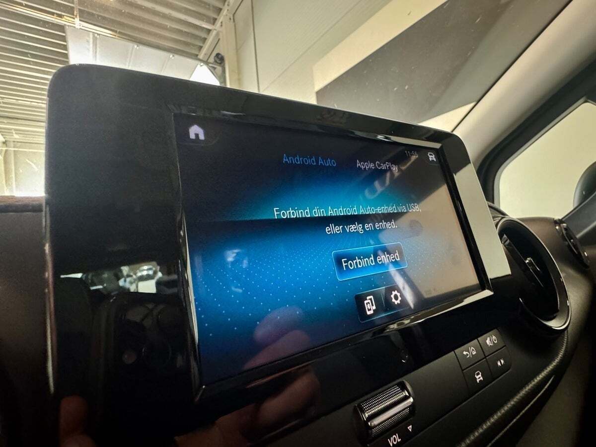 Grå Mercedes eCitan fra 2024