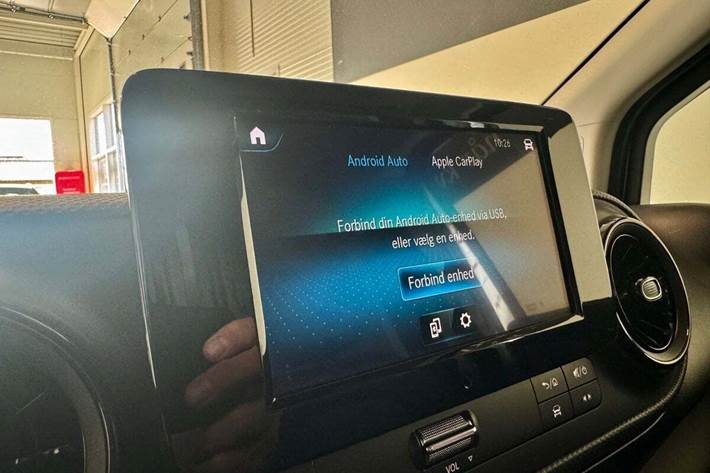 Hvid Mercedes eCitan fra 2024