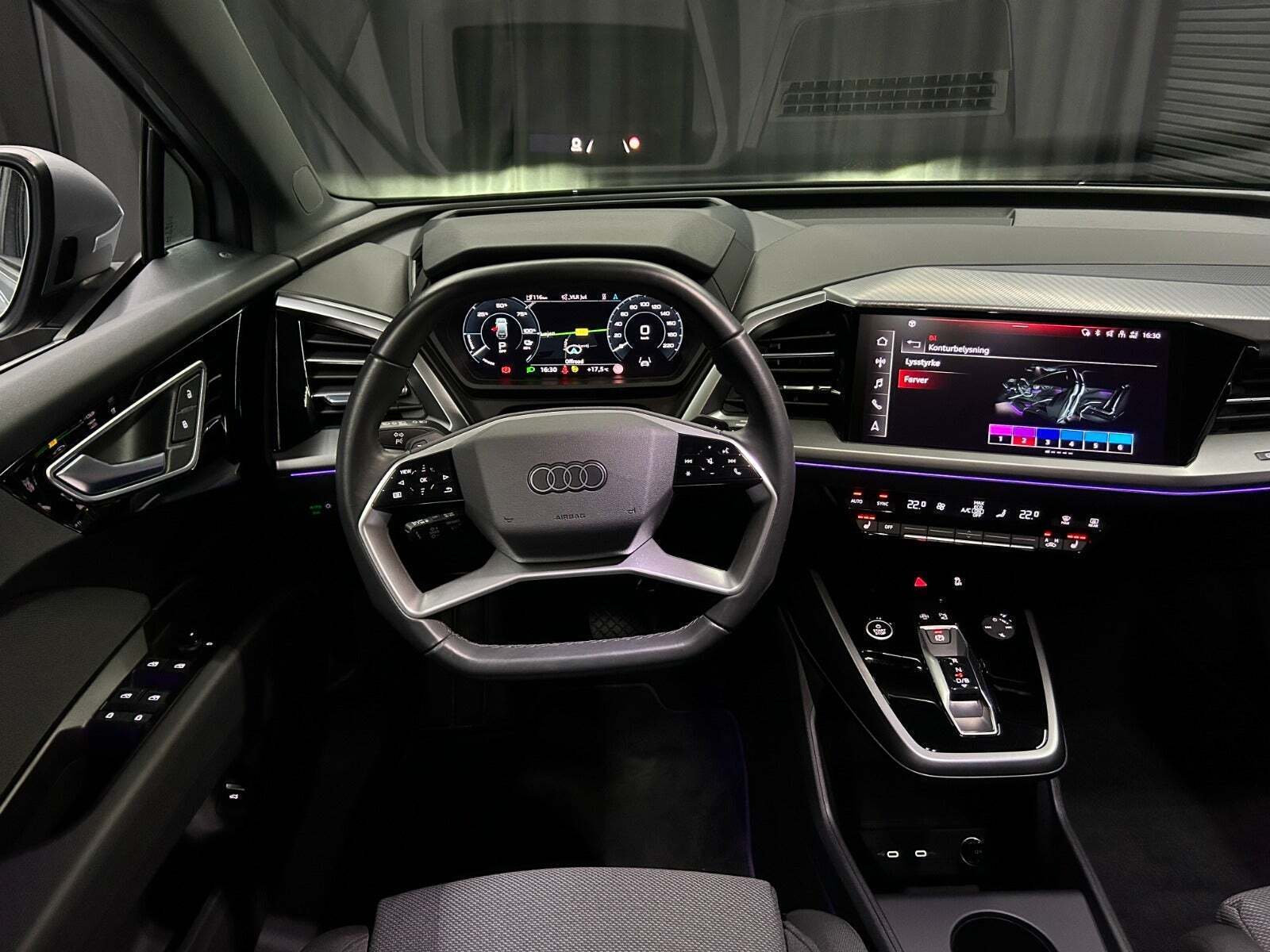 Sølv Audi Q4 e-tron fra 2024