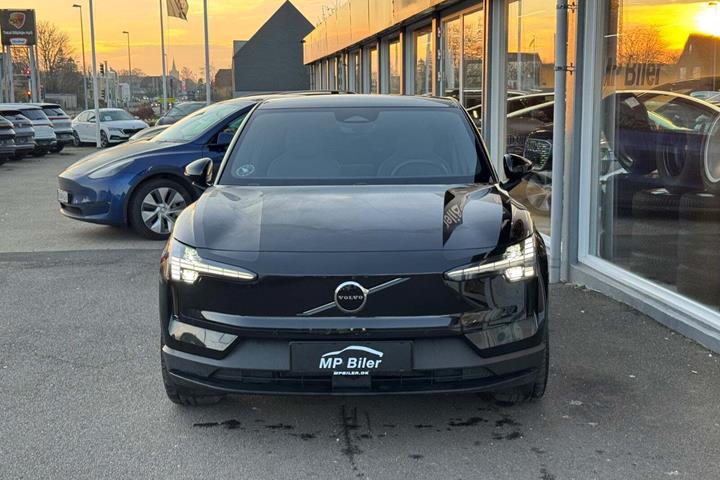 Sort Volvo EX30 fra 2024