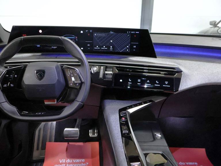 Peugeot e-3008 77 GT