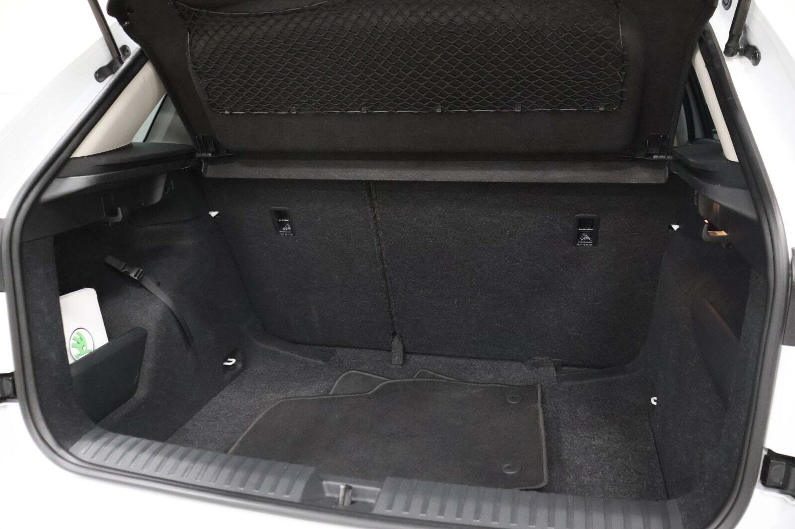 Hvid Skoda Kamiq fra 2023