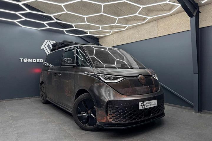 Grøn VW ID.Buzz fra 2025 set udefra