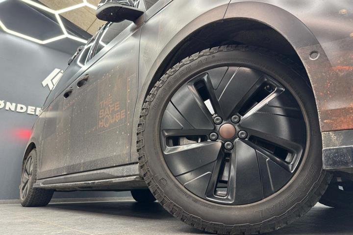 Grøn VW ID.Buzz fra 2025