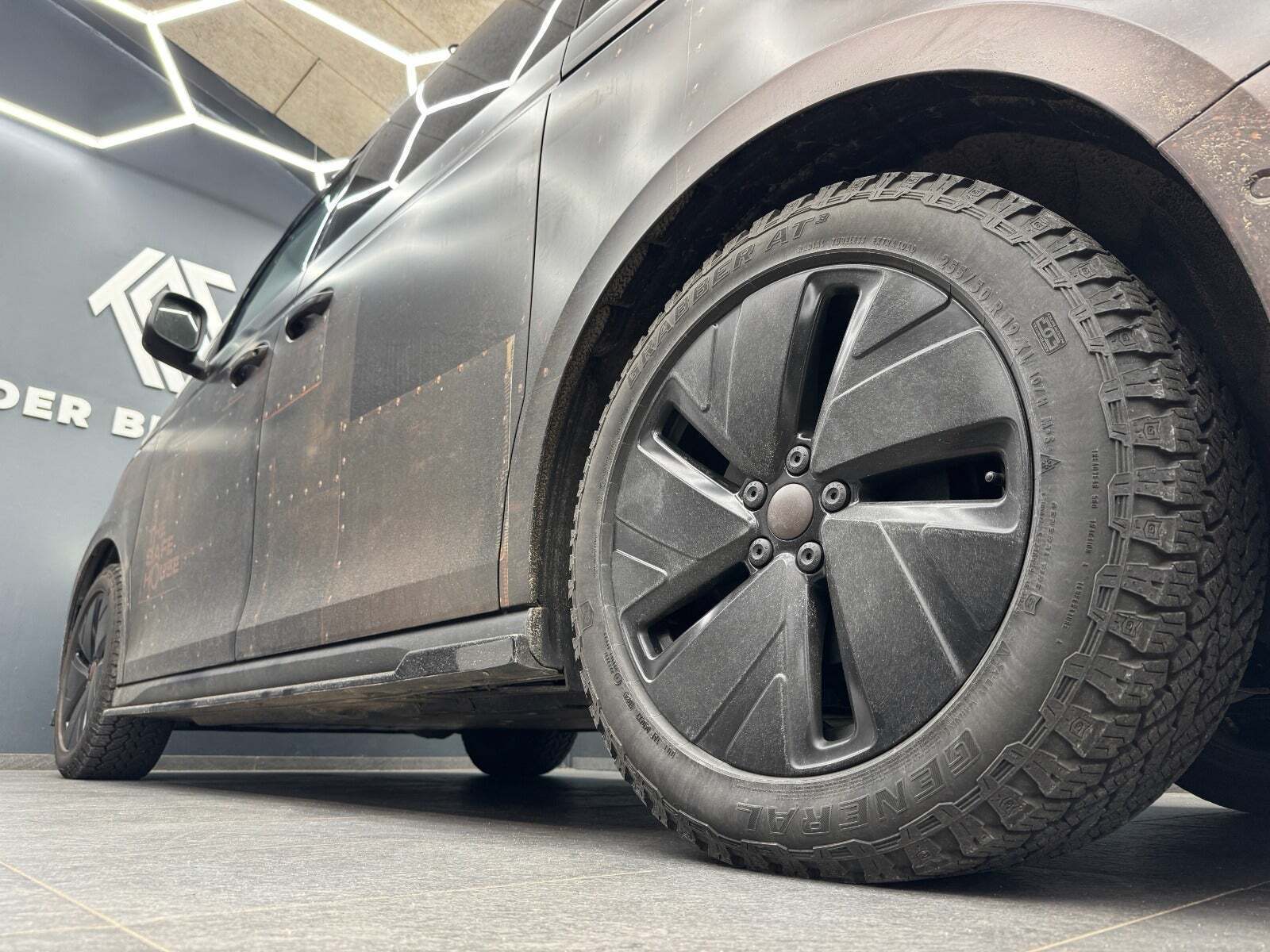 Grøn VW ID.Buzz fra 2025