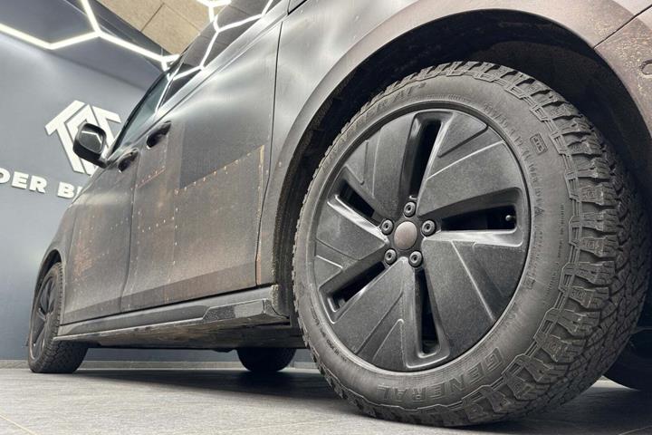 Grøn VW ID.Buzz fra 2025
