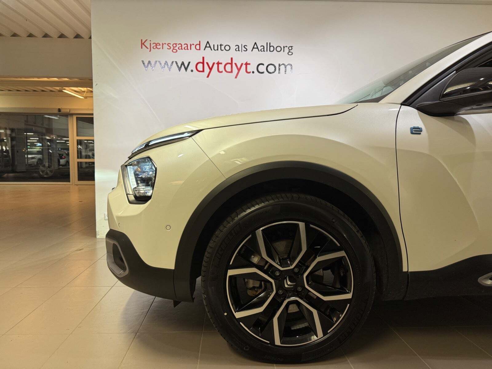 Hvid Citroën ë-C4 X fra 2024
