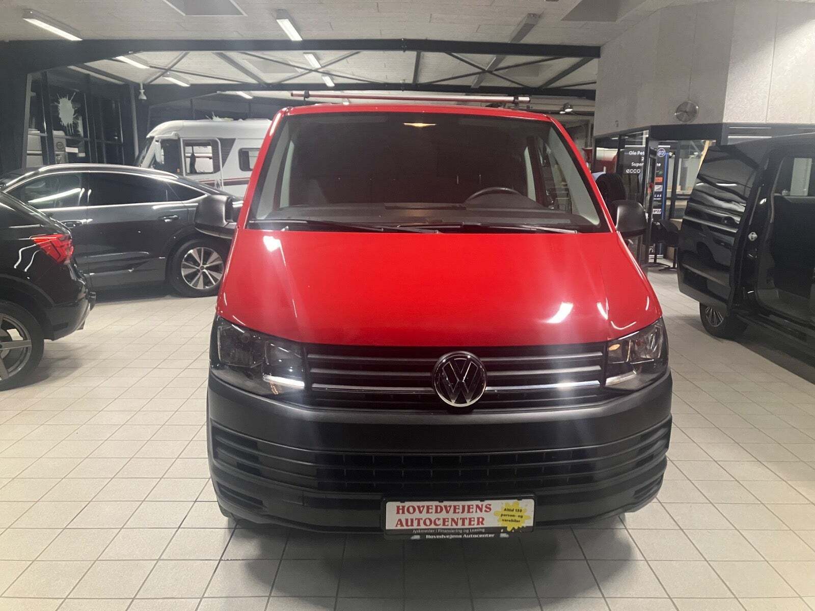 VW Transporter 2,0 TDi 102 Kassevogn lang