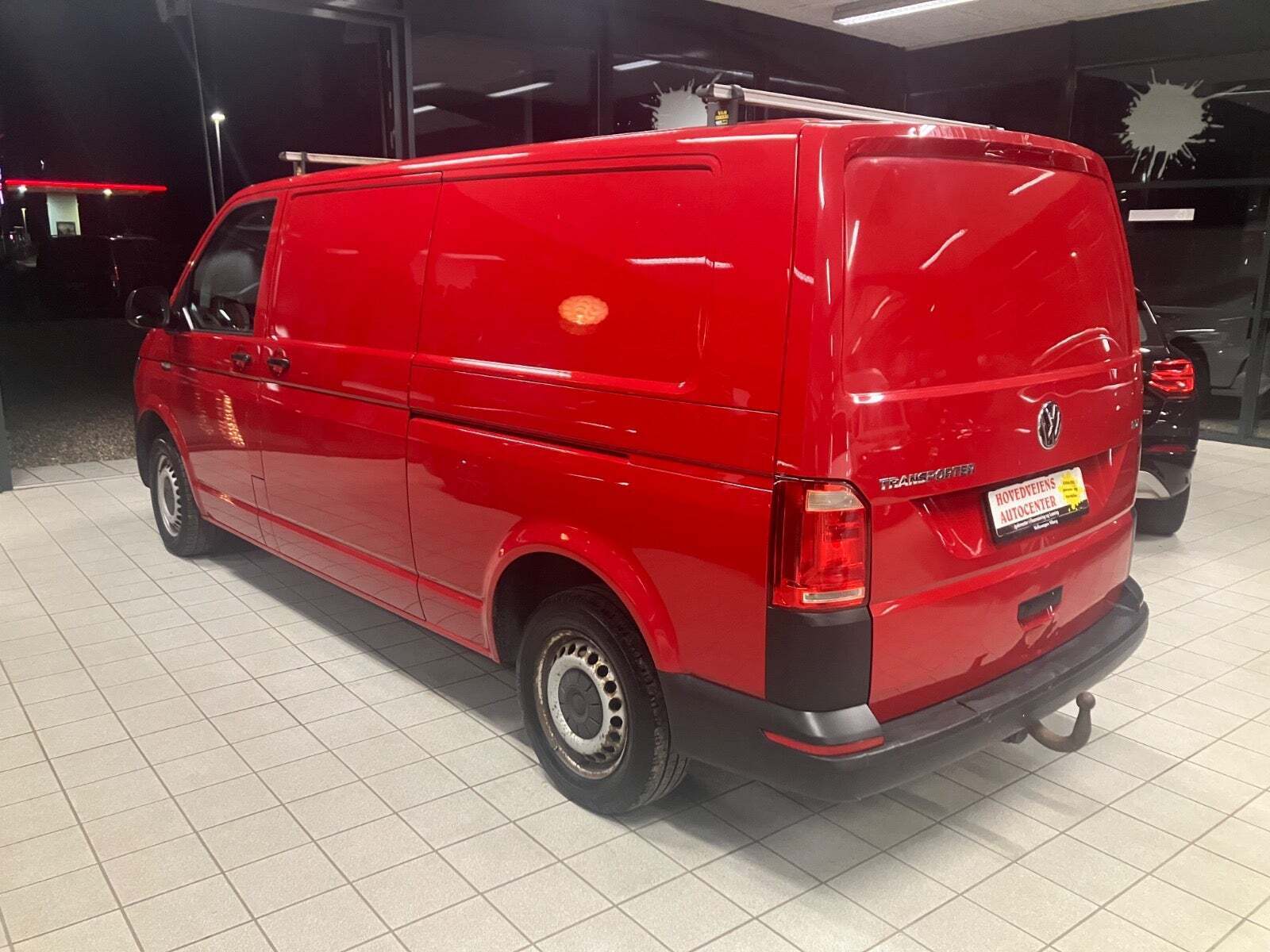 VW Transporter 2,0 TDi 102 Kassevogn lang