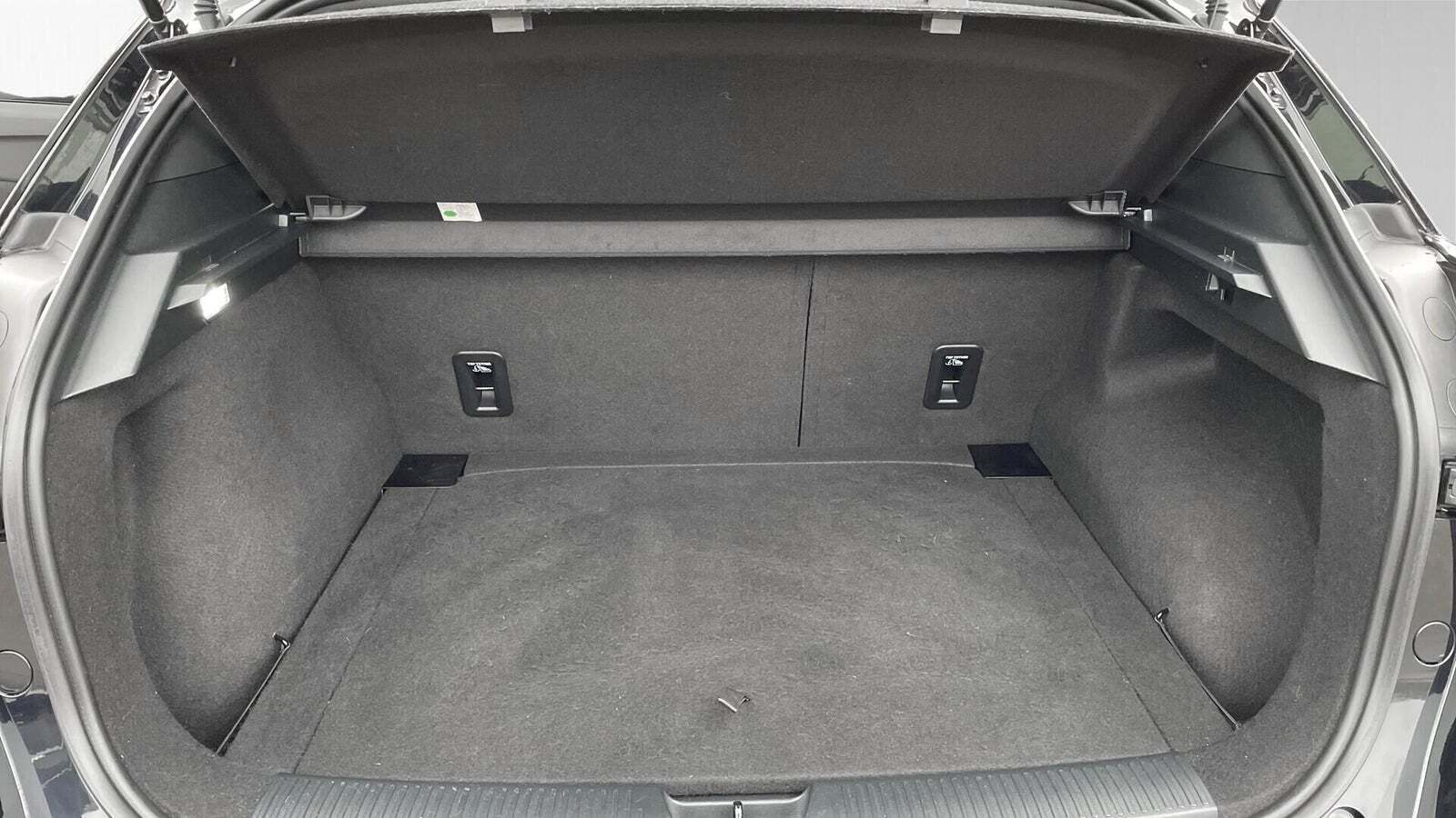 Beige MG 4 fra 2023