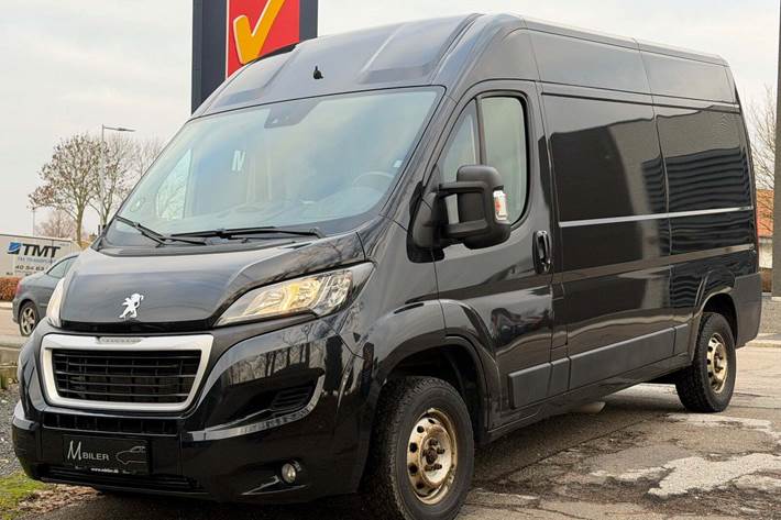 Sort Peugeot Boxer 335 fra 2019