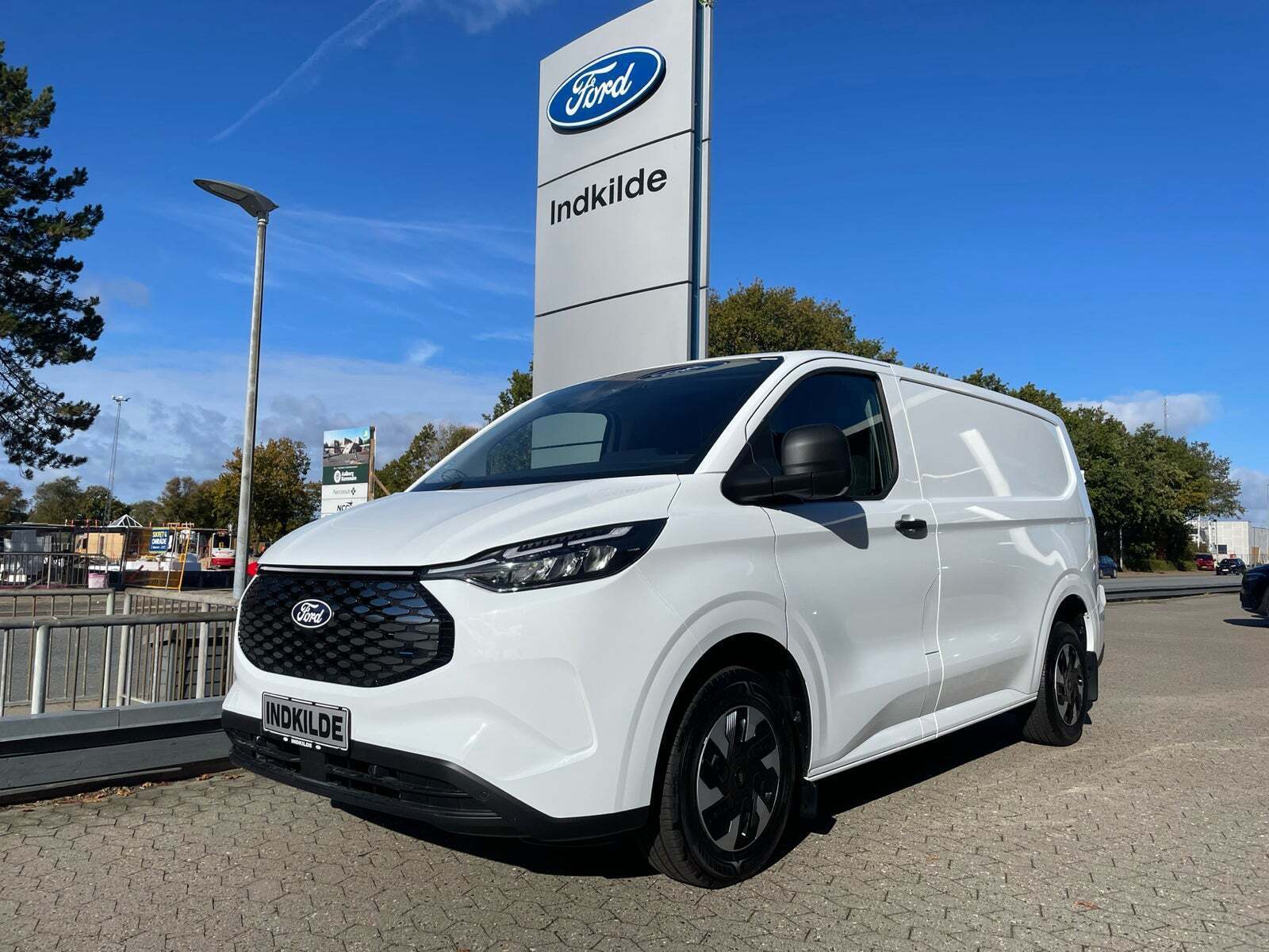 Ford E-Transit Custom 320S 64 Trend