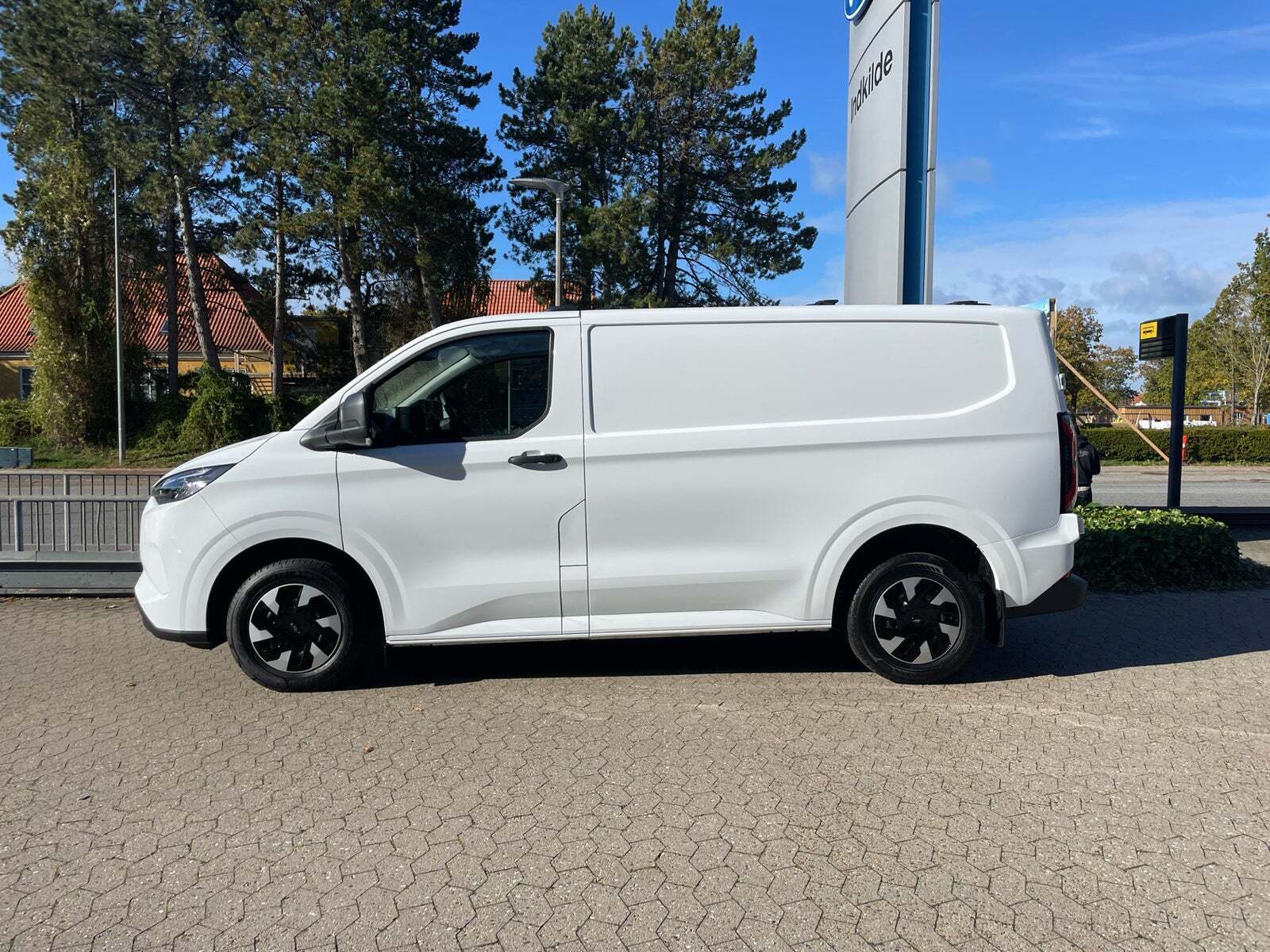 Ford E-Transit Custom 320S 64 Trend