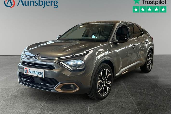 Grå Citroën ë-C4 fra 2024 set udefra
