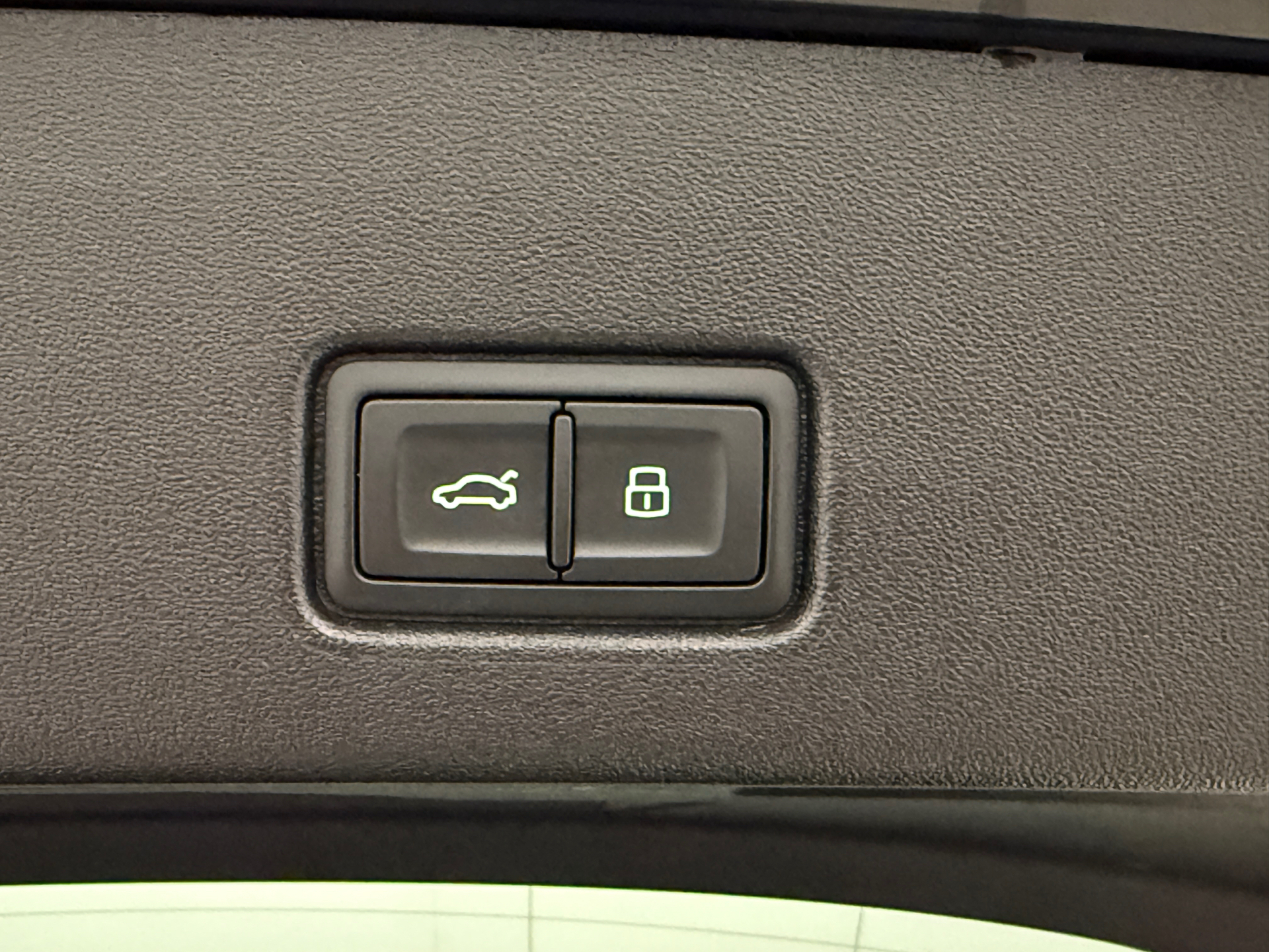 Sort Audi Q4 fra 2024