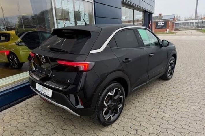 Sort Opel Mokka-e fra 2022