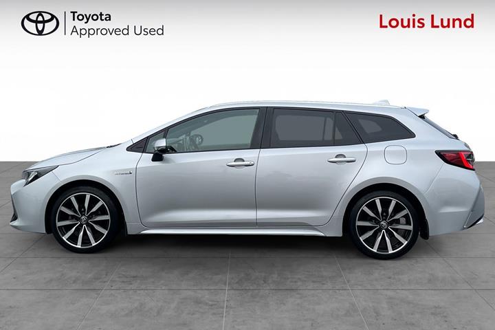 Grå Toyota Corolla fra 2020