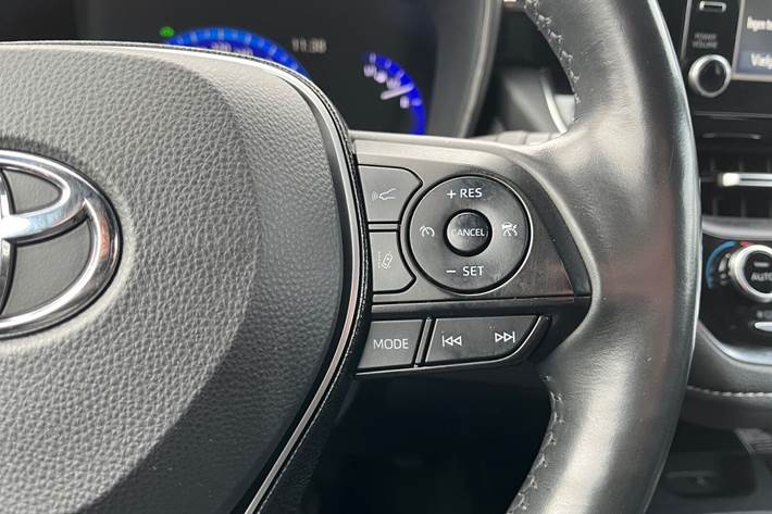 Grå Toyota Corolla fra 2020