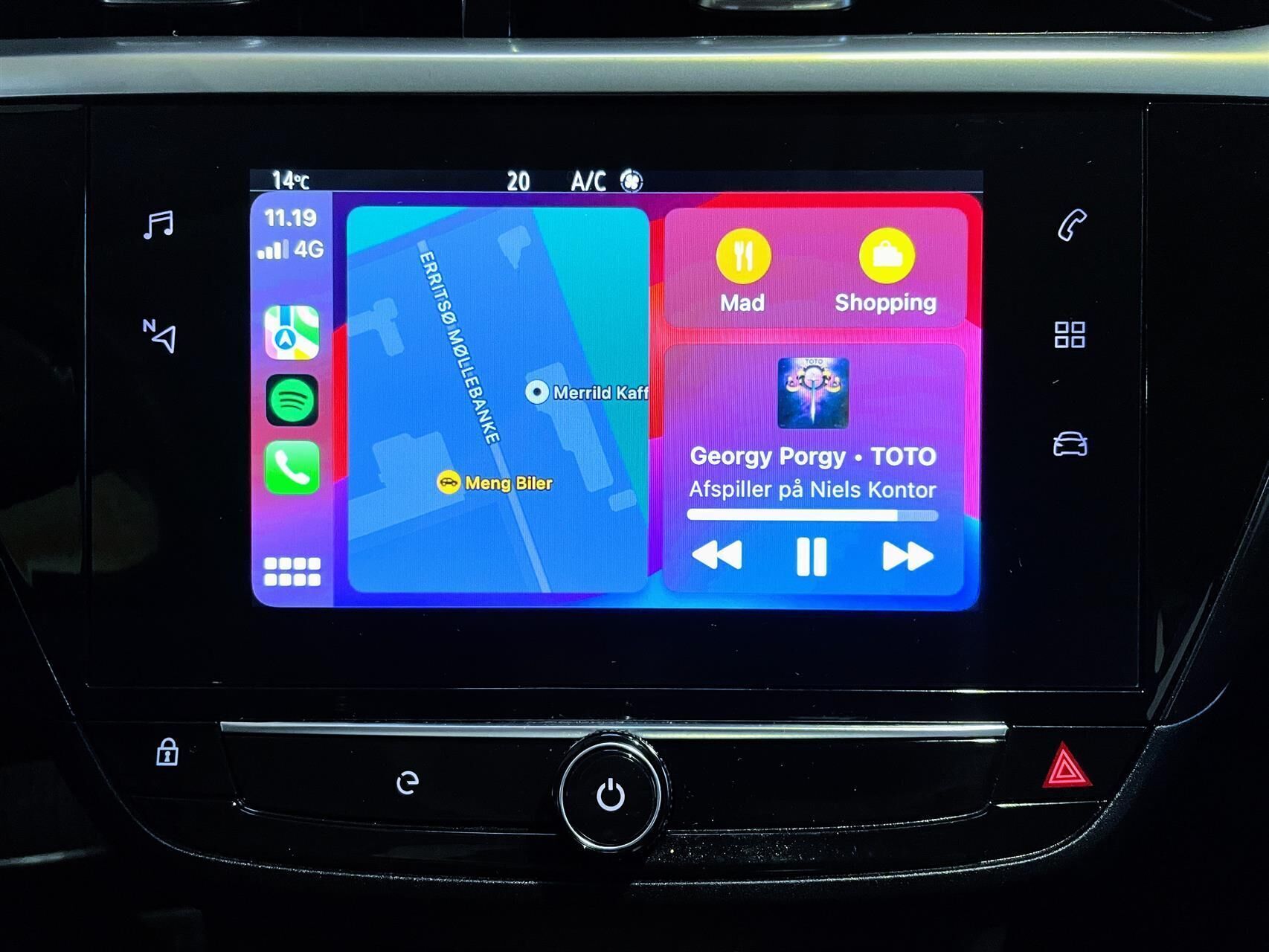 Sølv Opel Corsa-e fra 2022