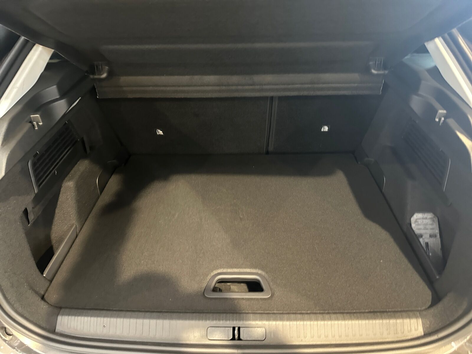 Grå Citroën ë-C4 fra 2024