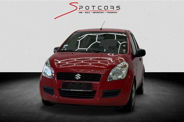 Rød Suzuki Splash fra 2011