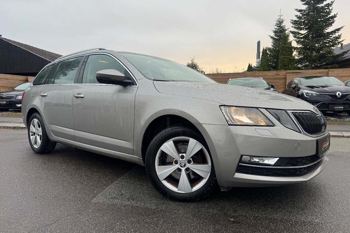 undefined Skoda Octavia fra 2018 set udefra