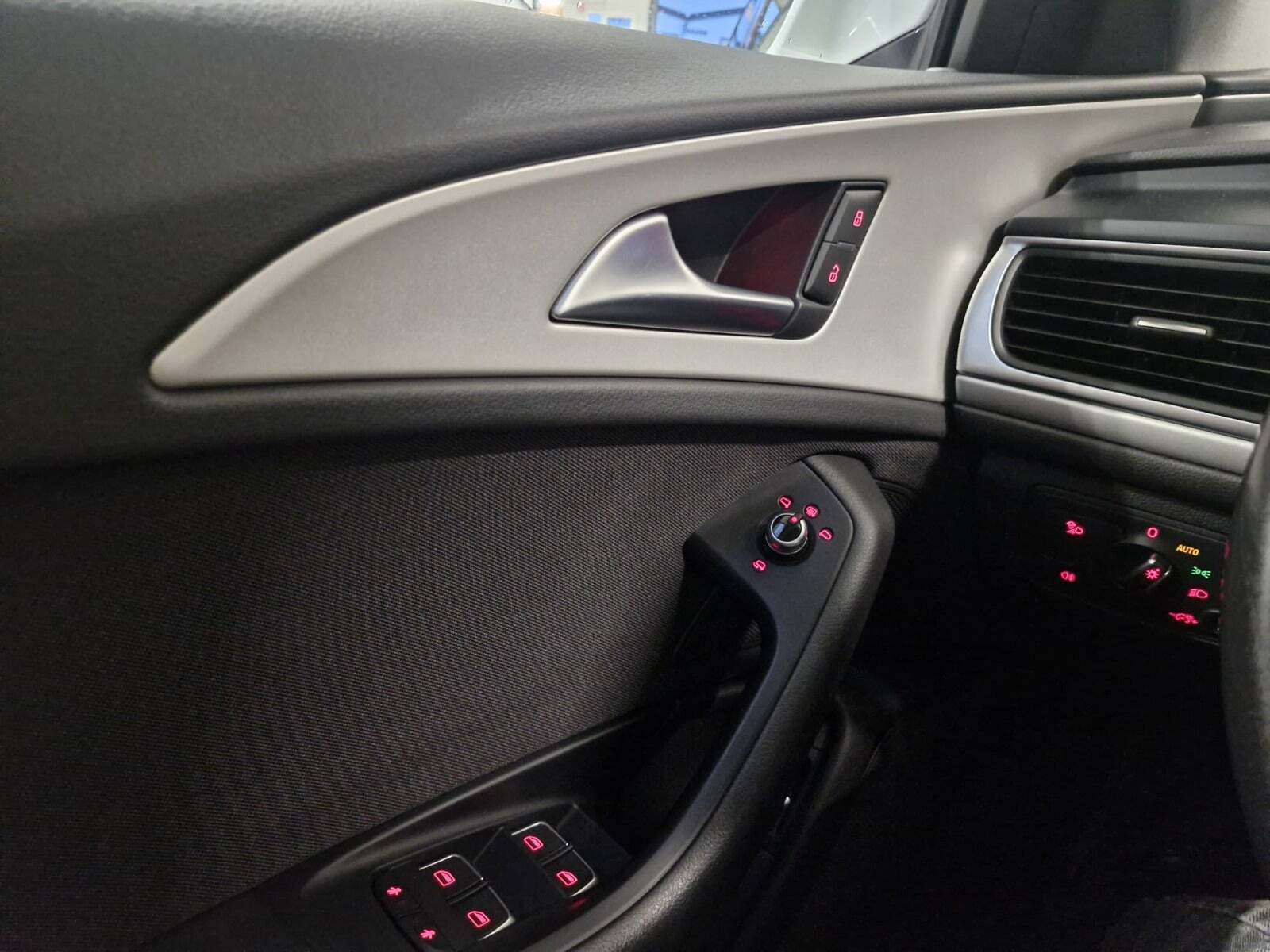 Hvid Audi A6 fra 2014