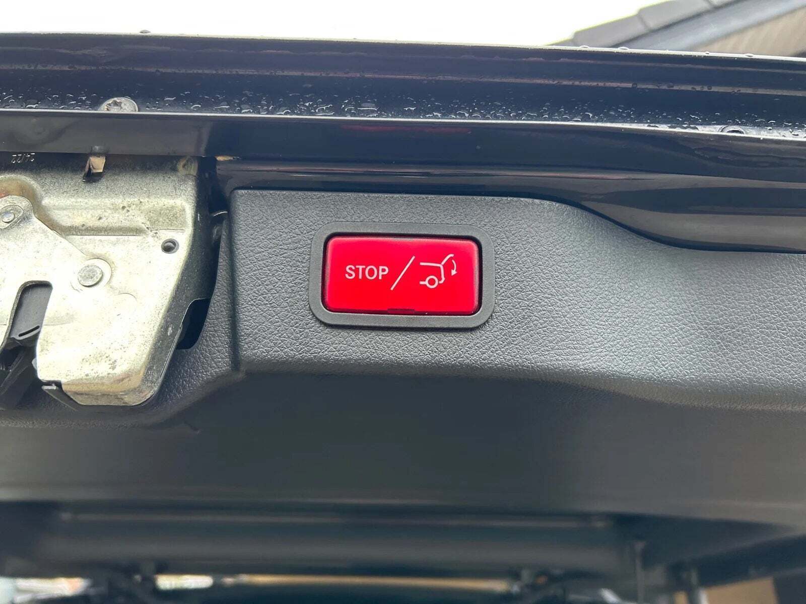 Sort Mercedes EQV300 fra 2023