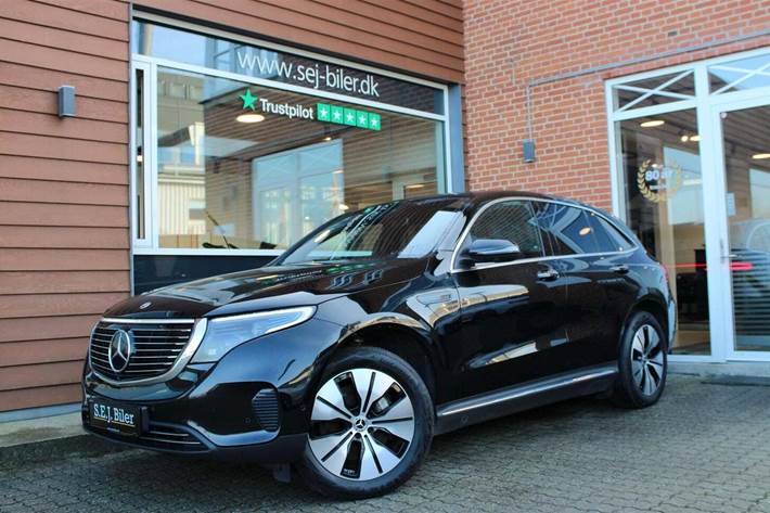 Sort Mercedes EQC400 fra 2022 set udefra