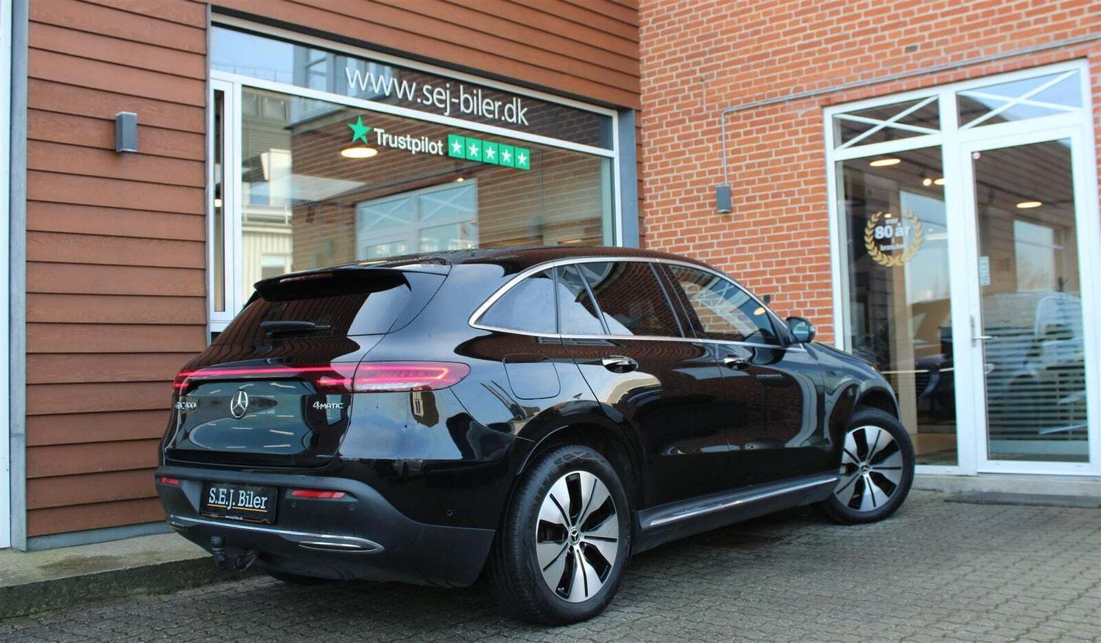 Sort Mercedes EQC400 fra 2022