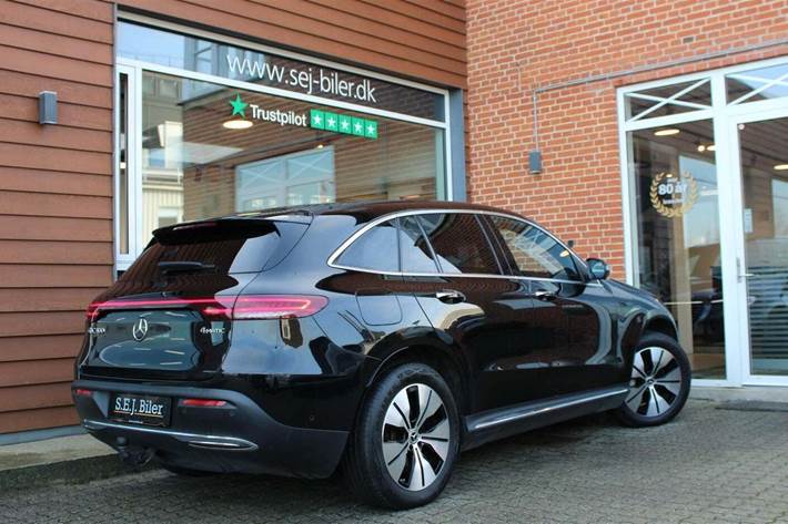 Sort Mercedes EQC400 fra 2022