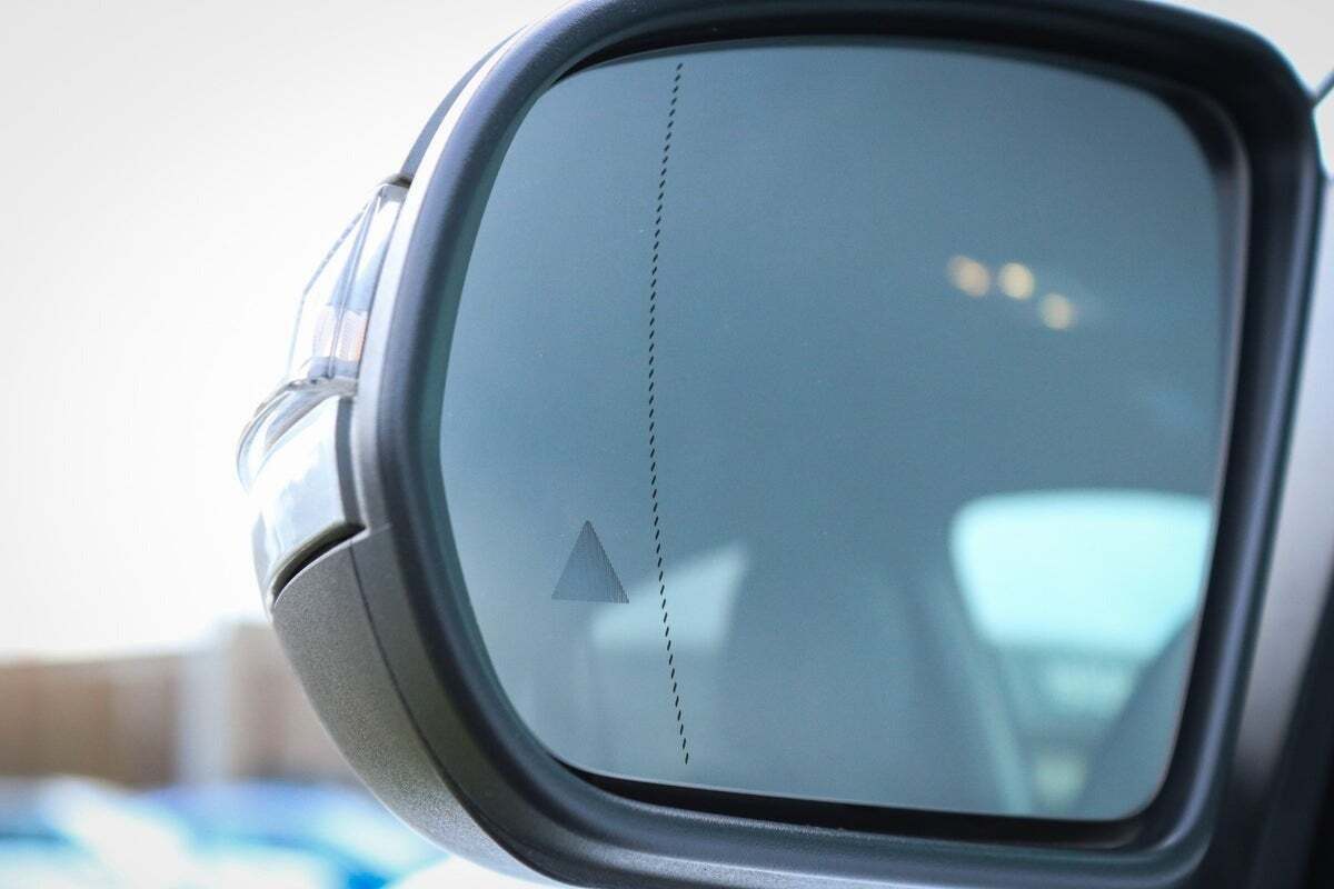 Sølv Mercedes EQA350 fra 2023