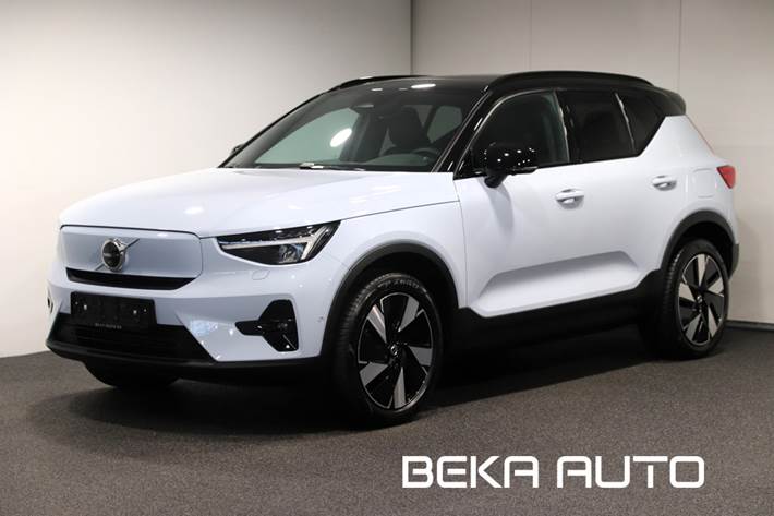 Hvid Volvo EX40 fra 2024 set udefra