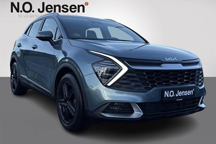 Blå Kia Sportage fra 2023 set udefra
