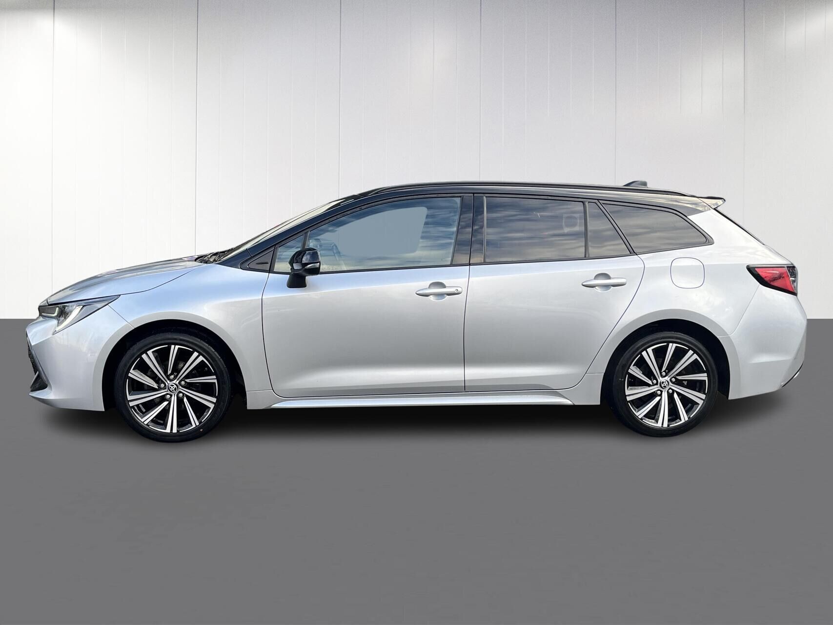 Toyota Corolla 1,8 Touring Sports Hybrid Active Premium E-CVT 122HK Stc Trinl. Gear