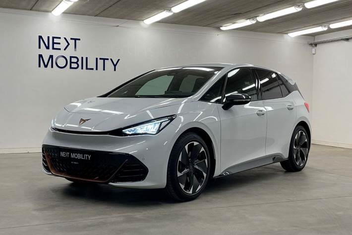 Hvid Cupra Born fra 2025 set udefra