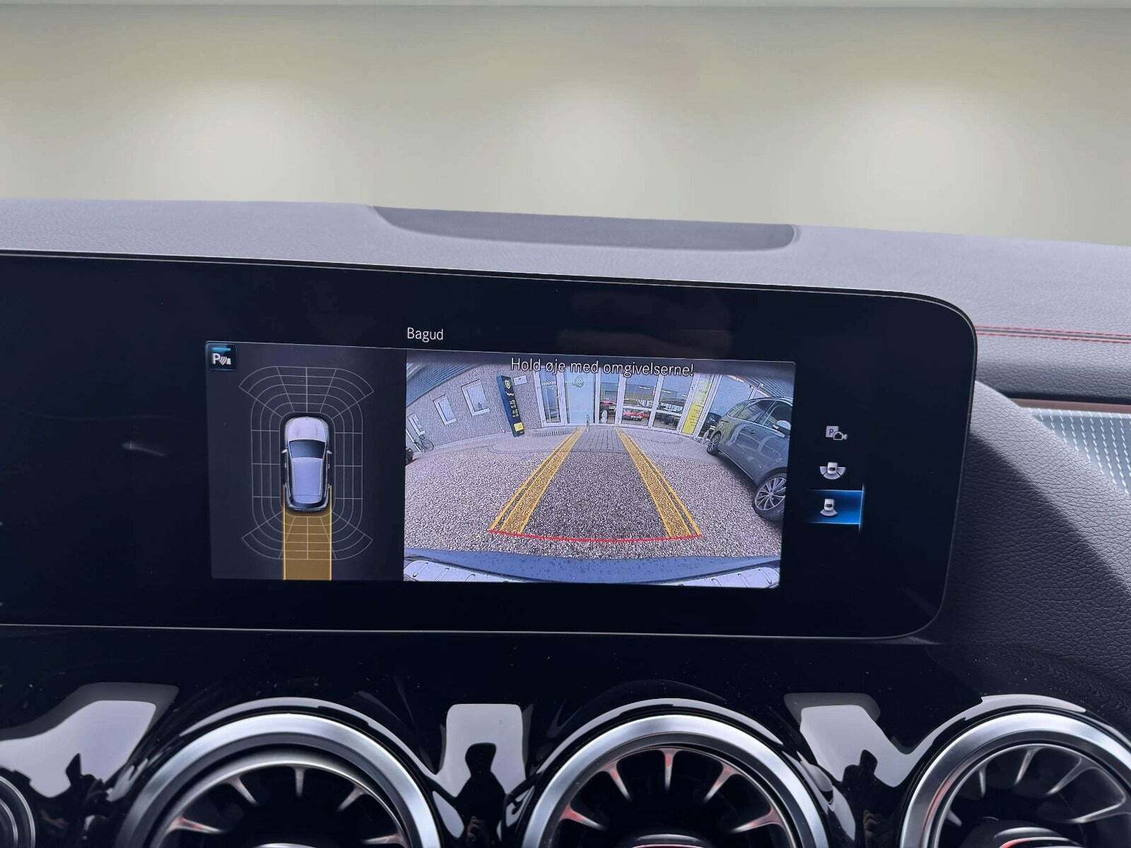 Sort Mercedes EQA250+ fra 2023