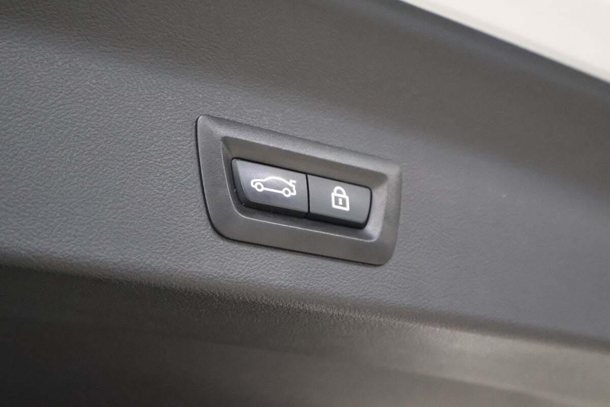 Hvid BMW iX3 fra 2021