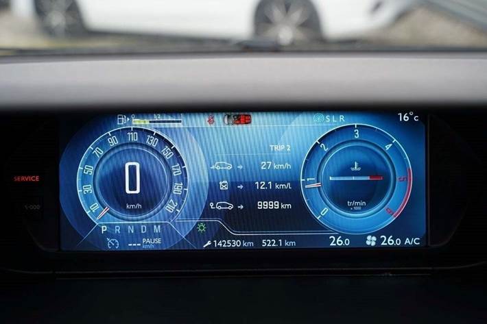 Rød Toyota Auris fra 2017