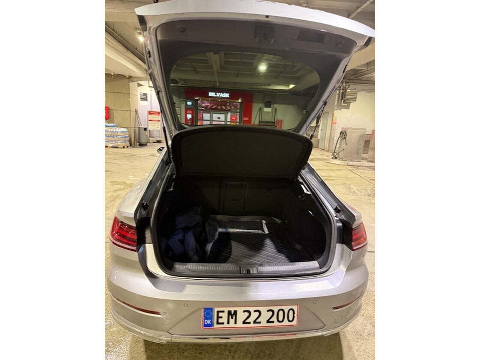 Sølv VW Arteon fra 2020