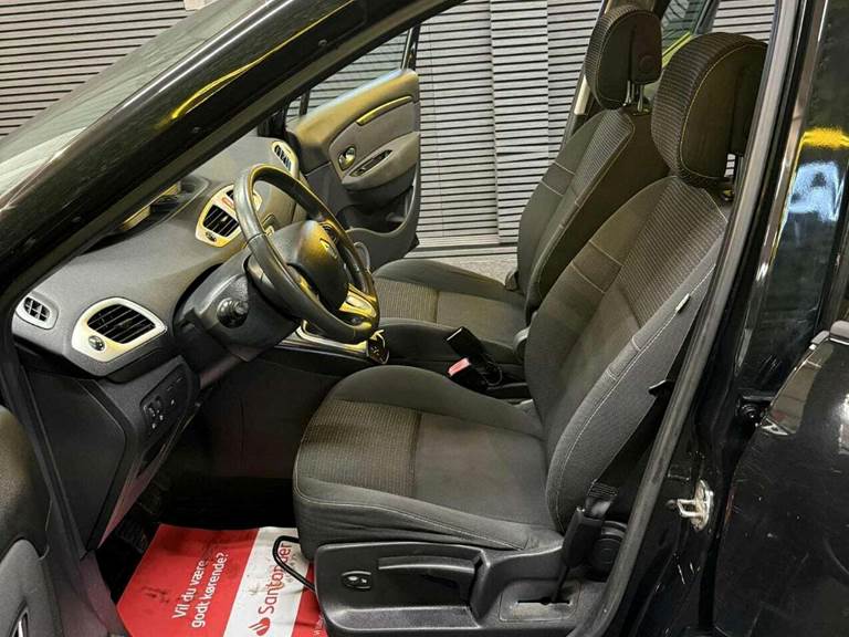 Renault Grand Scenic III 1,9 dCi 130 Dynamique 7prs